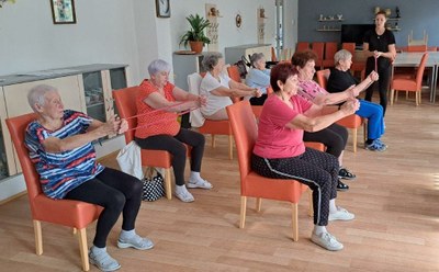 Cvičení v Klubu seniorů Gajdošova