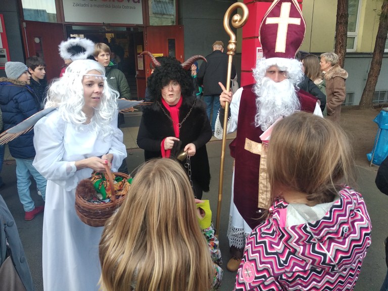 Čertovský jarmark na ZŠ Ostrčilova