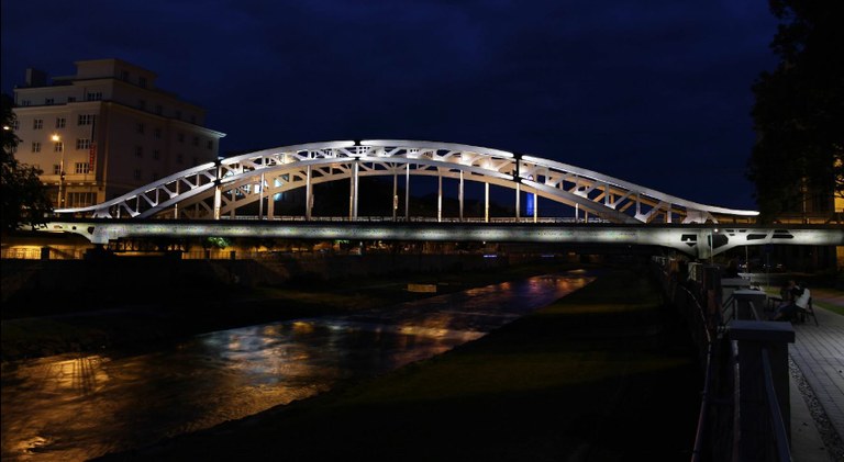Nasvětlení Sýkorova mostu