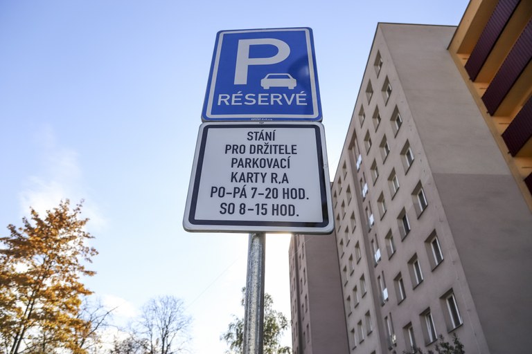 Parkovací karty pro rok 2020 se začínají vydávat od 14. října 2019