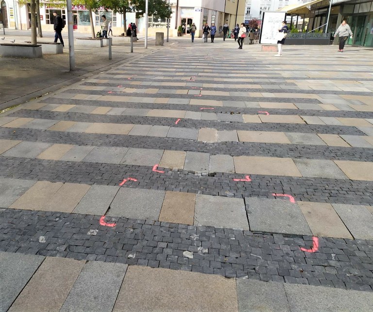Pokračujeme s opravami dlažby 
