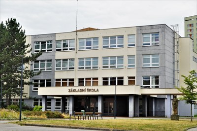 REALIZACE PROJEKTU ŠKOLNÍ SPORTOVIŠTĚ NA ZŠ GEN. PÍKY 13A