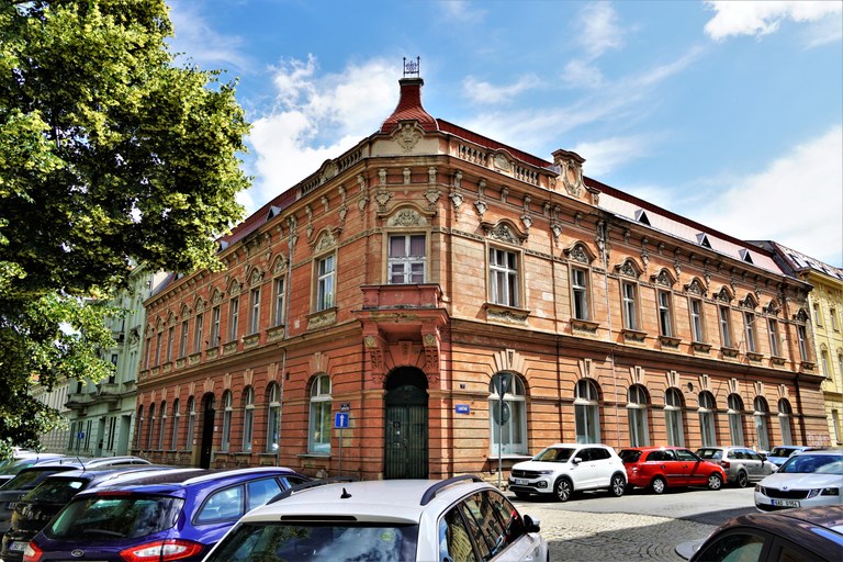 Rekonstrukce domu na náměstí Svatopluka Čecha byla zahájena. Kavárna Corso hledá nového provozovatele