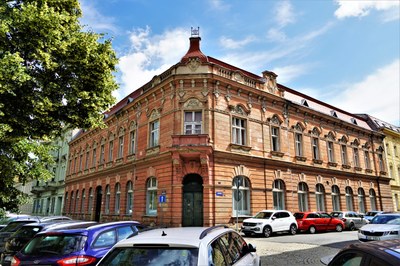 Rekonstrukce domu na náměstí Svatopluka Čecha byla zahájena. Kavárna Corso hledá nového provozovatele