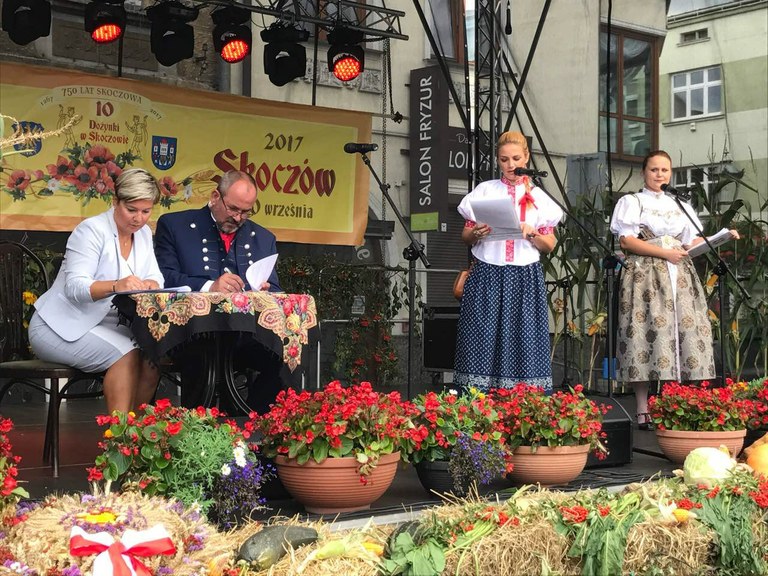 Starostka podepsala smlouvu o spolupráci se starostou města Skoczów