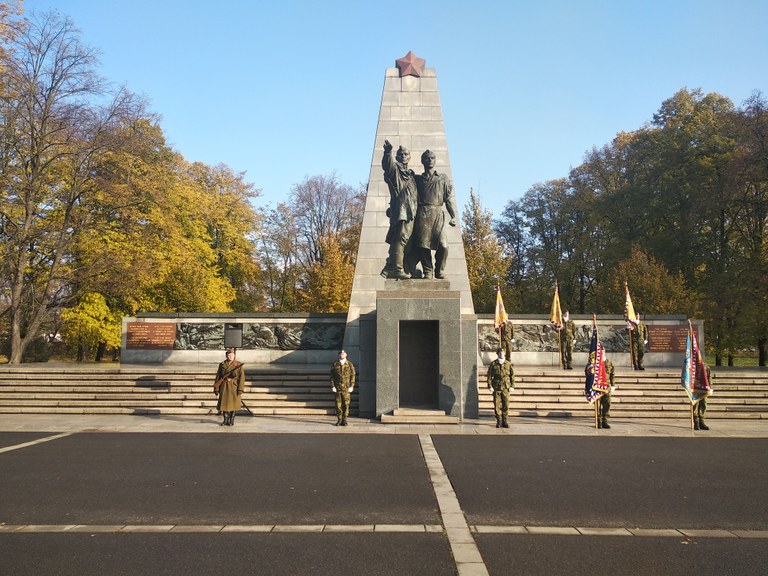 V Komenského sadech v Ostravě jsme si připomněli Den veteránů