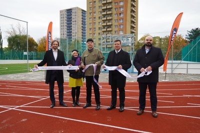 Základní škola Gen. Píky má nové sportovní hřiště