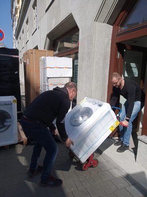 Zakoupili jsme bílou techniku do bytů pro ukrajinské uprchlíky