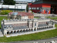 Miniuni